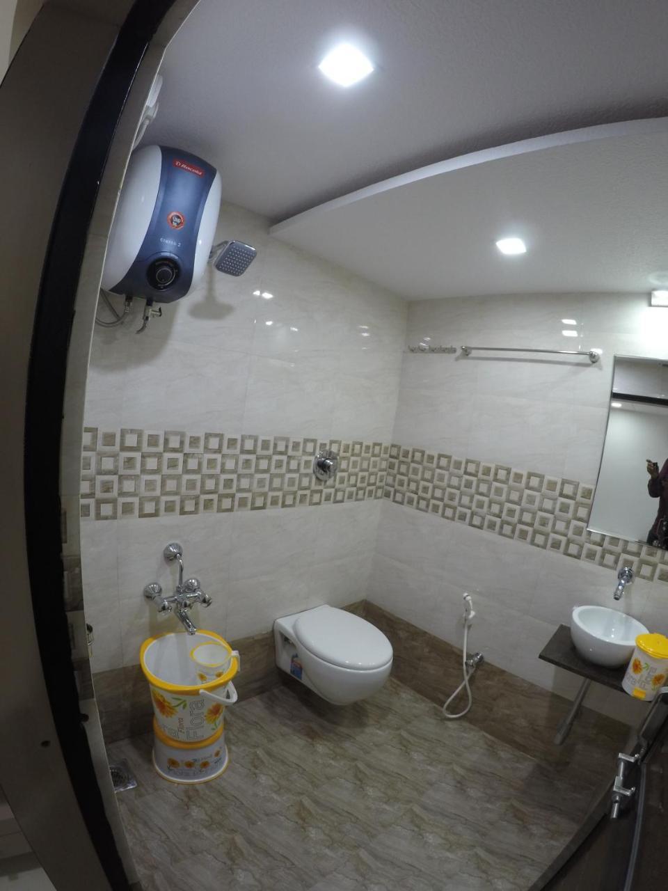 Hotel Ideal Vadodara Zimmer foto